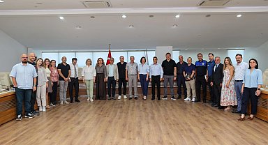 İzmir Karabağlar'da sahipsiz atık alarmı!