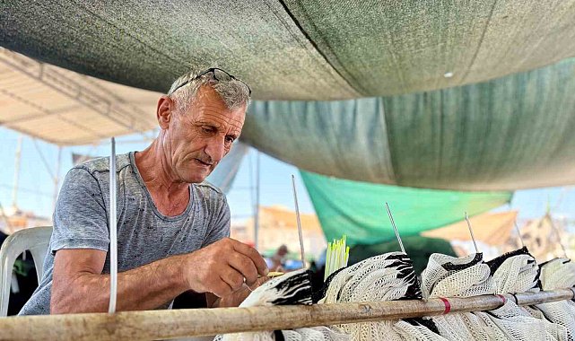 İzmir'de balıkçılar yeni av sezonu için gün sayıyor