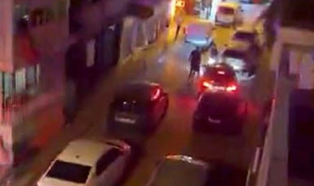 İzmir'de sokak ortasında silahlı çatışma: 5 yaralı