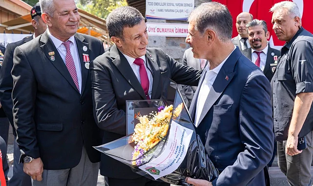İzmir'de Başkan Tugay, şehit aileleri ve gazilerle buluştu