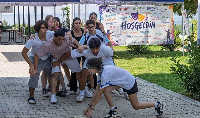 İzmir'de gençler ortak hikâyeler yazıyor