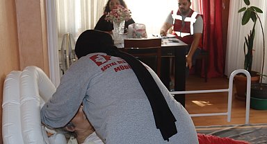 İzmit Belediyesi, evde bakım hizmetine kesintisiz devam ediyor