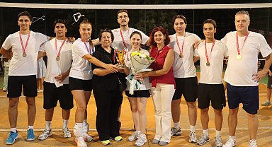 İzmit'te Voleybol Turnuvası sona erdi