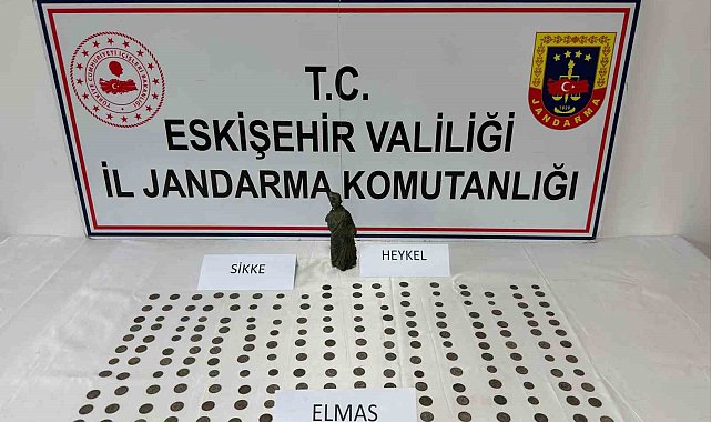 Jandarma tarihi eser değerinde 1 elmas, 1 heykel ve 194 bronz sikke ele geçirdi, şüpheli tutuklandı