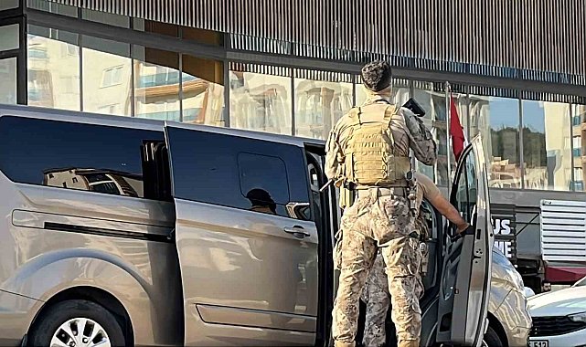 Kaçmaya çalışan şüpheli merdivenlerden düşerek yakalandı
