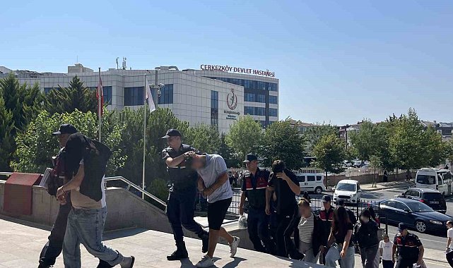 Kadın kıyafeti giydirip şantaj yaptılar: 6 gözaltı