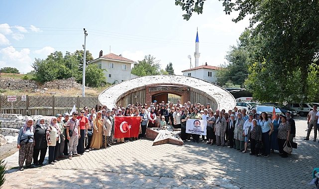 Kadınlar büyükşehrin gezi programıyla Denizli'yi keşfediyor
