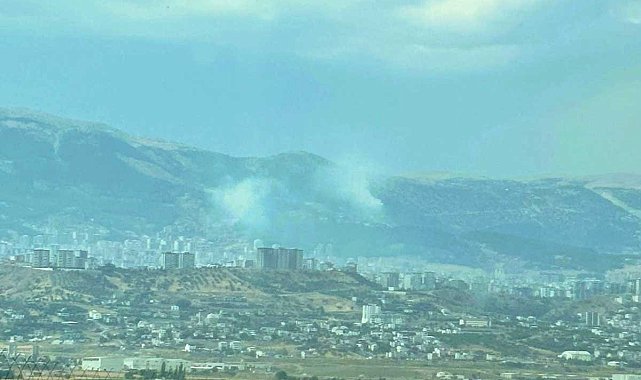 Kahramanmaraş'ta Ahır Dağı'na yıldırım düşmesi sonucu orman yangını çıktı