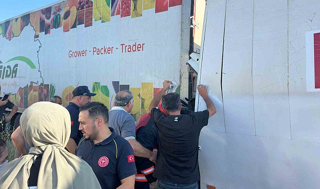 Kamyon tırla çarpıştı: 1 ölü, 1 yaralı