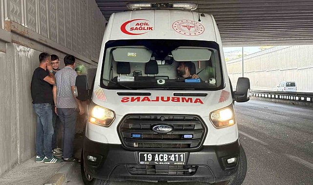 Kamyondan yola düşen demir parçası kazaya neden oldu: 1 yaralı