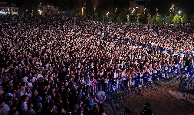 Karabük'te 30 bin kişi aynı coşkuda buluştu: Hakan Peker ve Sefo sahneyi salladı
