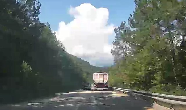 Karabük'te hatalı sollama yapan sürücüler kazaya davetiye çıkardı