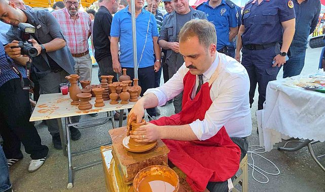 Karacasu'da protokolden çömlek şov