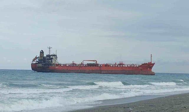 Karadeniz'de dron saldırısına uğrayan gemi Samsun'da karaya oturdu