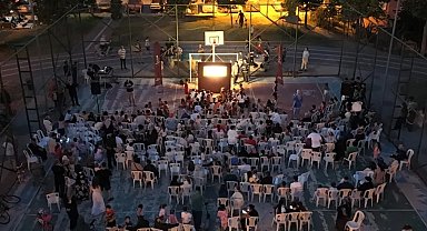 "Karagöz'ün Salıncağı" ilk gösteriminde çocuklar ve aileler buluştu