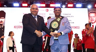 Karakucak güreşlerinde Türkiye Dünya şampiyonu oldu