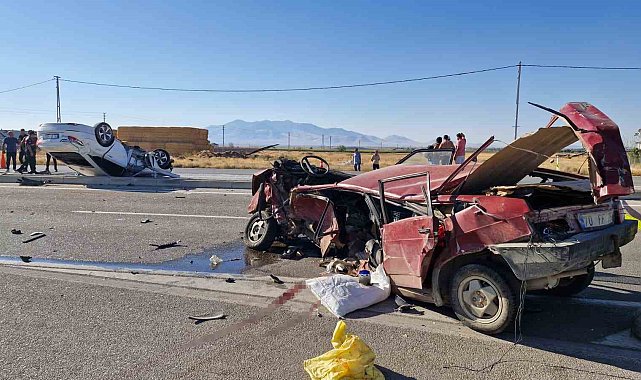 Karaman'da feci kaza: 2'si çocuk 6 yaralı