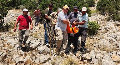 Karaman'da kayalıklardan düşen avcı yaralandı