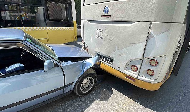 Karaman'da otomobil halk otobüsüne çarptı: 1 yaralı