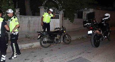 Karaman'da polisin 'dur' ihtarına uymayan motosiklet sürücüsüne 402 bin lira ceza kesildi