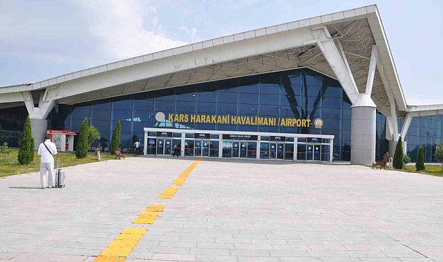 Kars Harakani Havalimanı'nda yolcu trafiği artıyor: İlk 6 Ayda 307 bin 797 yolcuya hizmet verildi