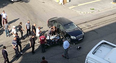 Kars'ta ilginç kaza: Otomobil ile motosiklet çarpıştı, sürücü motosikletini bırakıp kayboldu