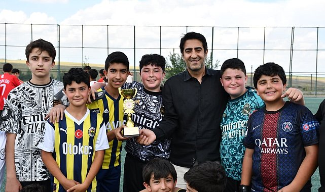 Kars'ta Yaz Kur'an Kursları Futbol Turnuvası sona erdi: Şampiyon Beşevler Cami