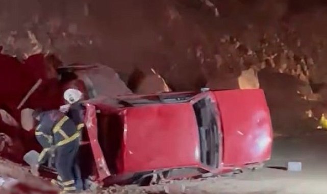 Karşıdan gelen araca yol vermek isterken 200 metrelik uçuruma yuvarlandı