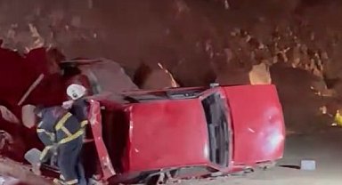 Karşıdan gelen araca yol vermek isterken 200 metrelik uçuruma yuvarlandı