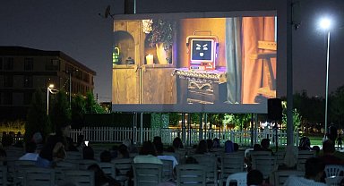 Kartepe'de yıldızlar altında sinema keyfi