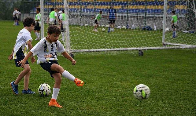 Kastamonu'da 120 çocuk yaz tatilini futbol okulunda değerlendirdi