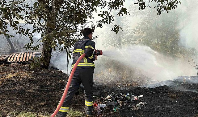 Kastamonu'da çıkan örtü yangınını itfaiye söndürdü