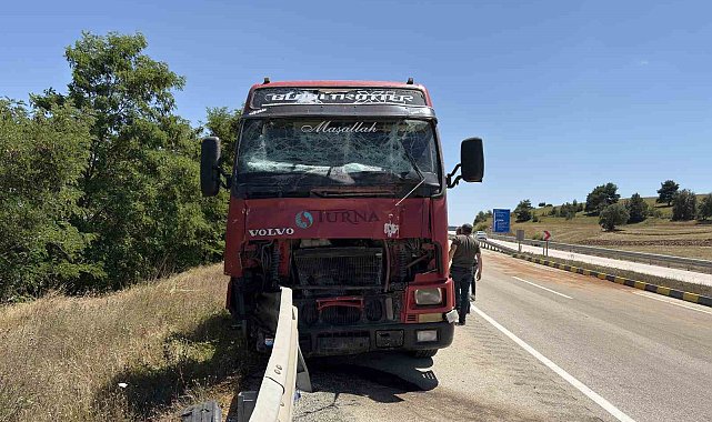 Kastamonu'da tır ile çarpışan traktörün sürücüsü hayatını kaybetti
