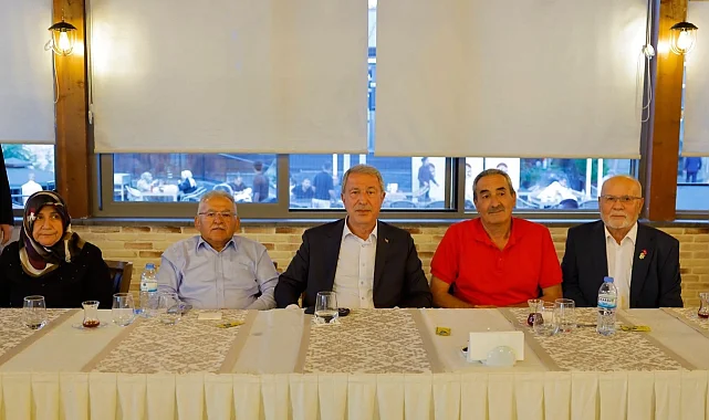 Kayseri protokolüö şehit aileleriye buluştu