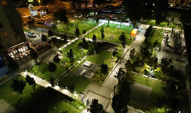 Kayseri Talas'ta Mevlana Meydanı ışıl ışıl
