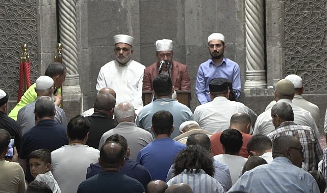 Kayseri'de Mevlit Kandili'nde eller semaya açıldı