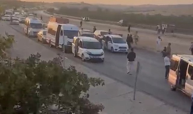 Kazada 3 kişinin hayatını kaybettiği Gaziantep-Nizip kara yolunda eylem