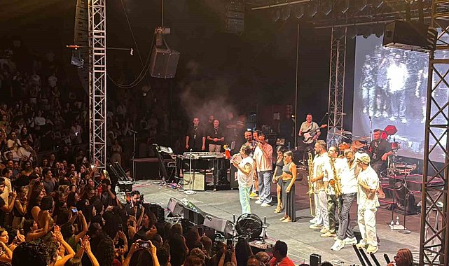 Kenan Doğulu Marmaris Amfiteatr'da devleşti