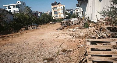 Kepez'de 30 kamyon atık temizlendi: 5 firmaya ceza kesildi