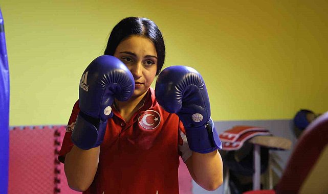 Kickboksa hobi olarak başladı, yıllar sonra şampiyon oldu