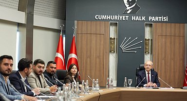 Kılıçdaroğlu, CHP Gençlik Kolları yönetimiyle buluştu
