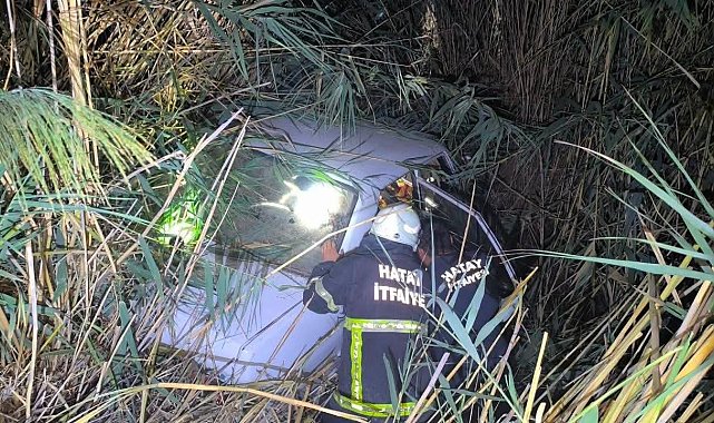 Kırıkhan'da otomobil sulama kanalına uçtu