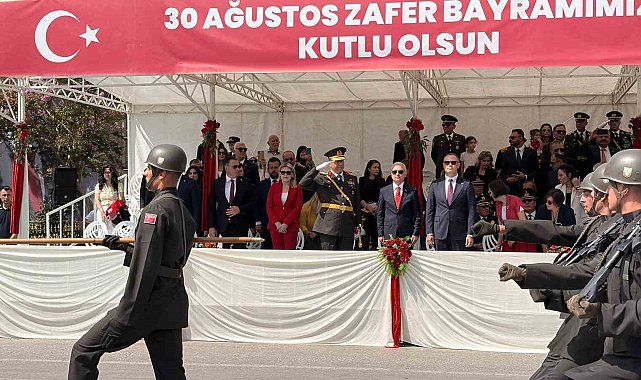 Kırklareli'nde 30 Ağustos Zafer Bayramı'nın 104. yıl dönümü coşkuyla kutlandı
