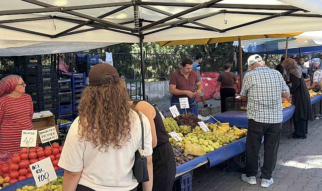 Kırklareli'nde semt pazarlarındaki fiyatlardan hem vatandaş hem de pazarcı memnun