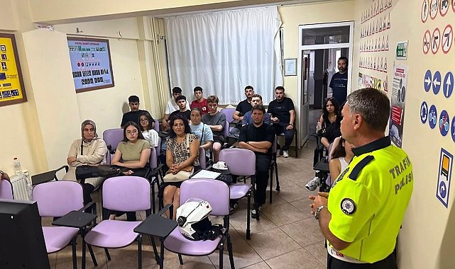 Kırklareli'nde sürücü adaylarına trafik güvenliği eğitimi verildi