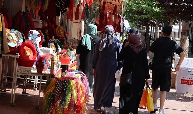 Kırşehir'de gurbetçi hareketliliği esnafa can suyu oldu