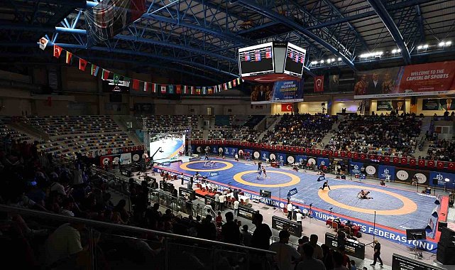 Kocaeli'deki uluslararası güreş turnuvası genç sporculara ilham oluyor