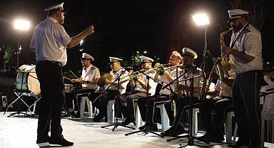 Kocaeli'de Mehter ve Bando Takımı 7'den 70'e herkesi coşturdu