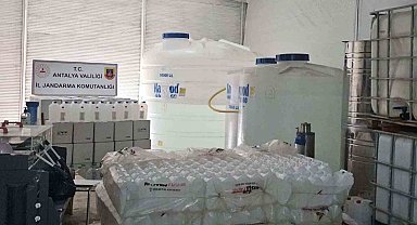 Kolonya imalatı adı altında sahte içki üretilen iş yerine operasyon