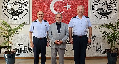Komutanlardan Mustafa Yalçın'a veda ziyareti